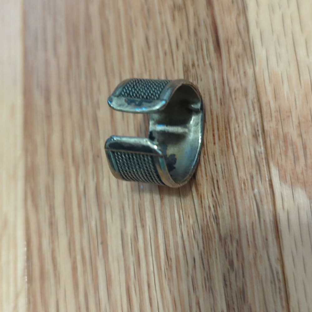 Silverplated Ring - Picture 2 of 3
